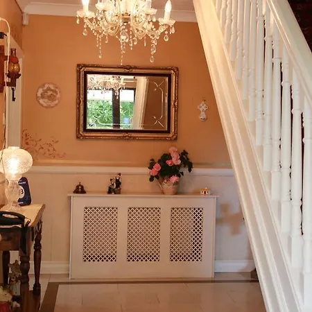 Bed & Breakfast Grangeview House 3*