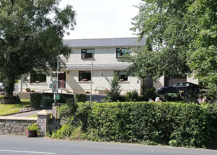 לינה וארוחת בוקר Grangeview House Mullinderg