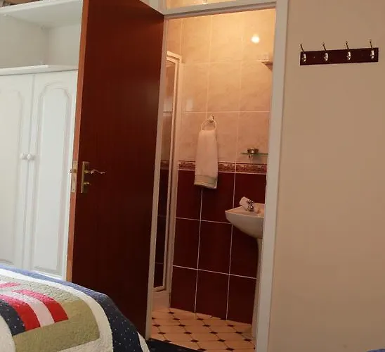 Bed & Breakfast Grangeview House