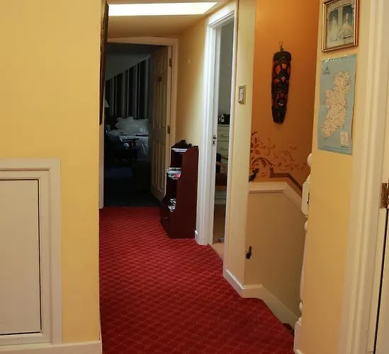 לינה וארוחת בוקר Grangeview House