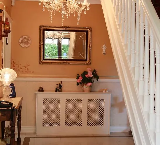 לינה וארוחת בוקר Grangeview House 3*