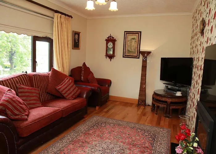 לינה וארוחת בוקר Grangeview House Mullinderg
