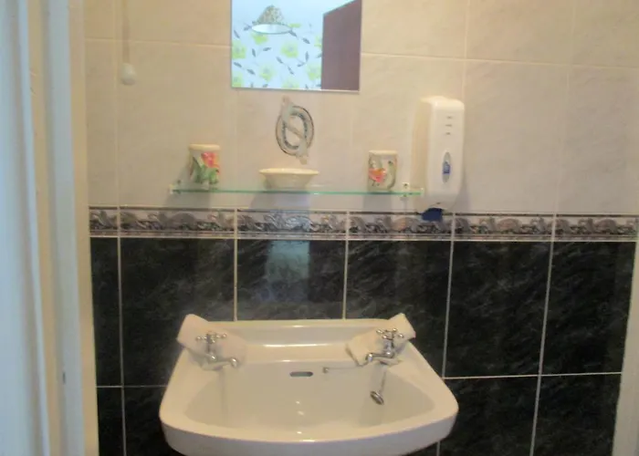 לינה וארוחת בוקר Grangeview House 3*
